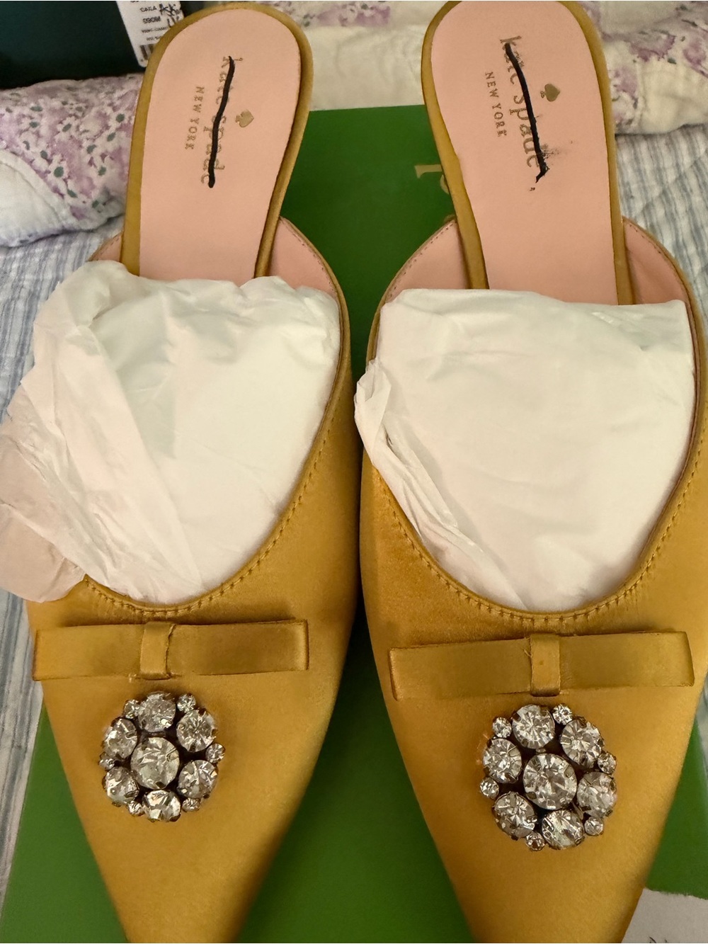 kate spade "Darlene"  with Crystal Bow new in box size 6M $45